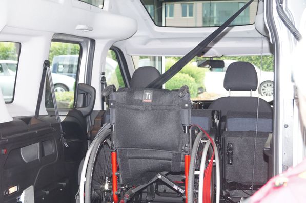 Rollstuhl im Auto 2